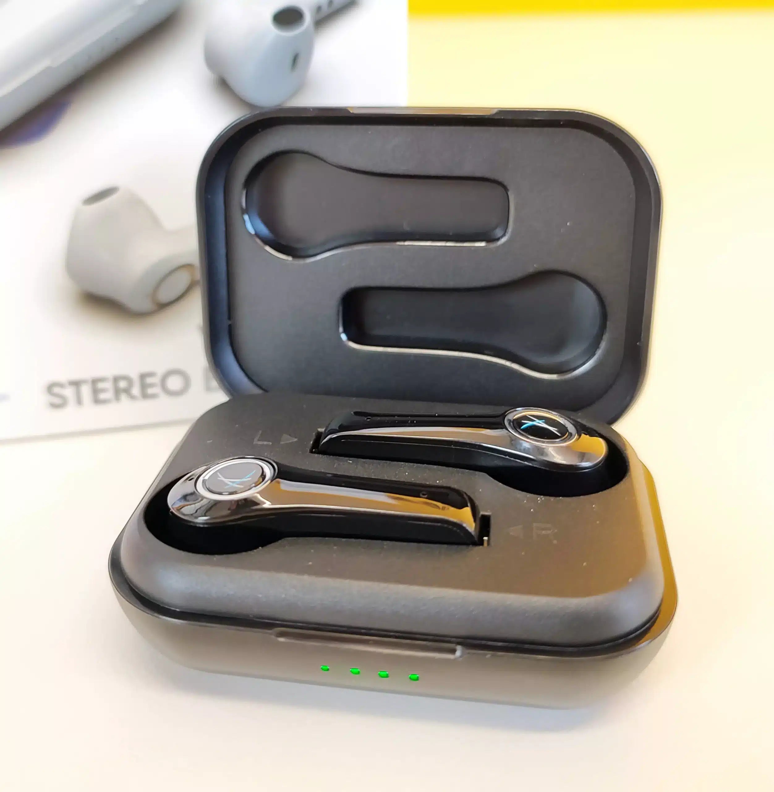 Orpheus Auricolari Wireless Stereo Bluetooth Cuffie Ascolta la tua musica preferita in alta qualità e senza fili Orpheus Auricolari Wireless Stereo Bluetooth Cuffie Ascolta la tua musica preferita in alta qualità e senza fili